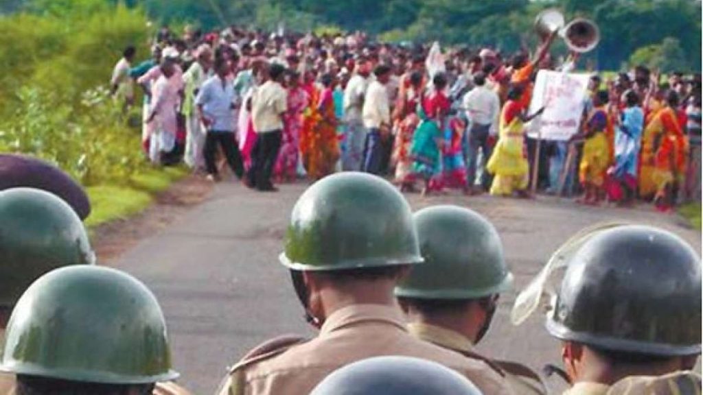 बंगाल के पाठ्यक्रम से सिंगूर और नंदीग्राम आंदोलनों से जुड़े अध्याय हटाए जा सकते हैं?
