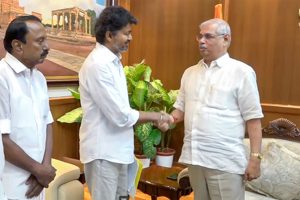 TVK-Actively-Mobilizing-Majority-in-Tamil-Nadu-Vijay-Meets-Governor-Again