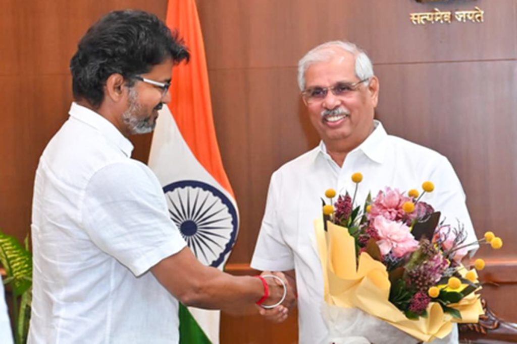 तमिलनाडु में विजय का रास्ता आसान, 120 विधायकों से सीएम पद साफ!