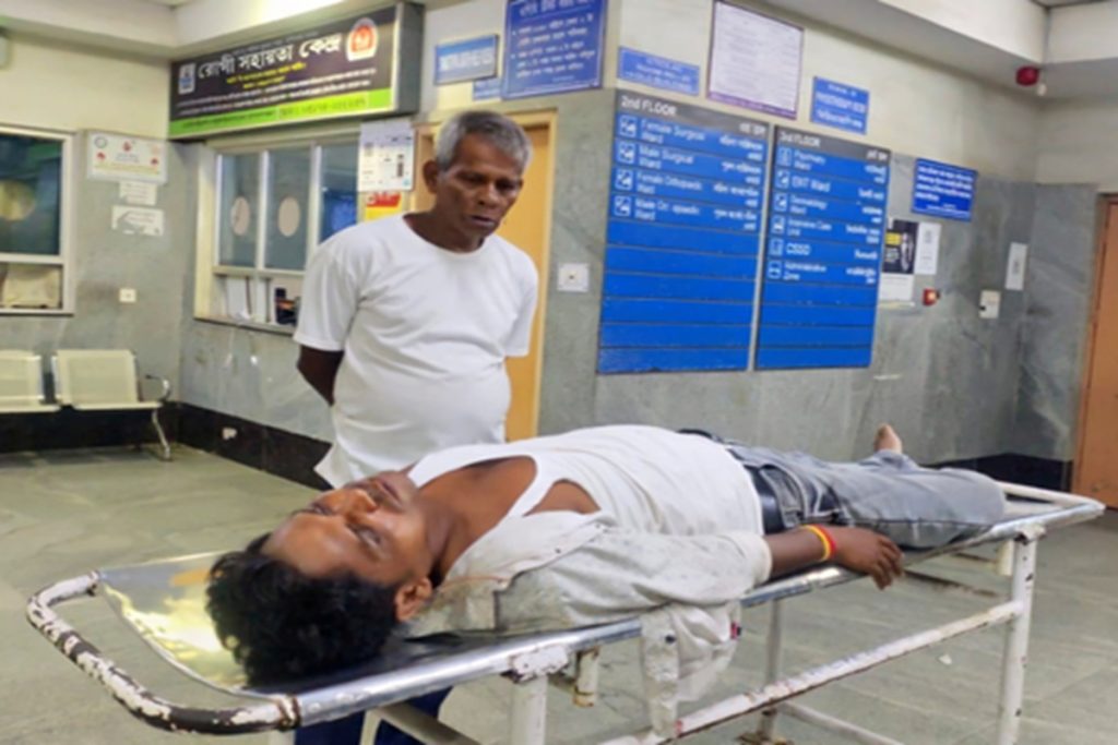 बंगाल: मुख्यमंत्री दौरे के बाद फाल्टा में भाजपा कार्यकर्ता पर हमला, हालत गंभीर!