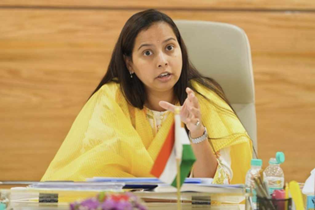 ‘लड़की बहन योजना’ के तहत किसी भी लाभार्थी का आवेदन खारिज नहीं: तटकरे!