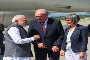 PM-Modi-visits-Geneva-welcomed-by-President-Parmelin-will-travel-to-France