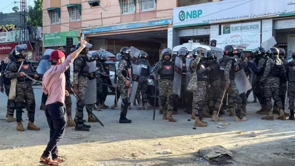 PoK में आंदोलन से पहले हिंसक संघर्ष, 11 की मौत
