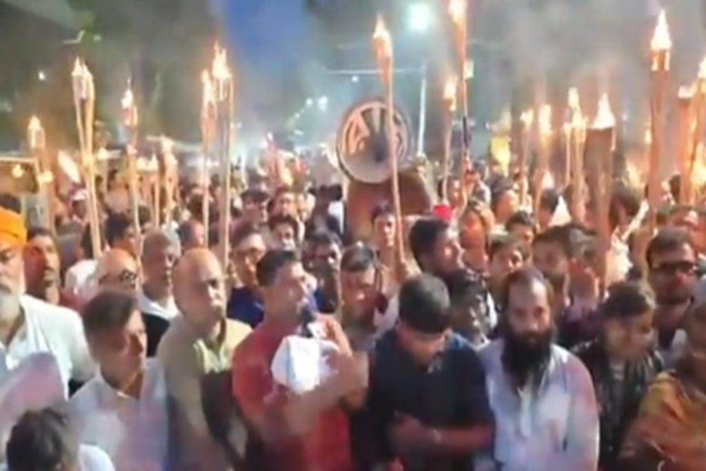 बांग्लादेश में राम मूर्ति अपमान पर प्रदर्शन, ढाका में हजारों हिंदुओं ने किया मार्च!
