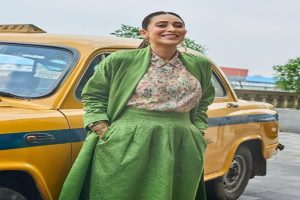 Randhir-Kapoor-accused-of-stinginess-Karisma-shares-a-London-anecdote!