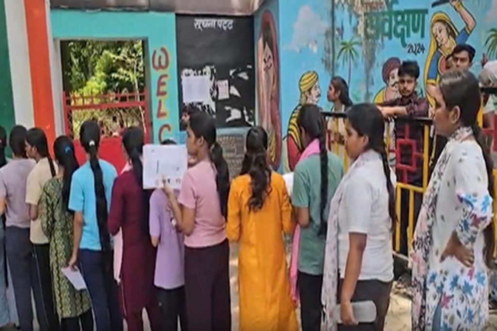 कड़ी सुरक्षा में री-नीट यूजी परीक्षा, बहुस्तरीय व्यवस्था लागू! 