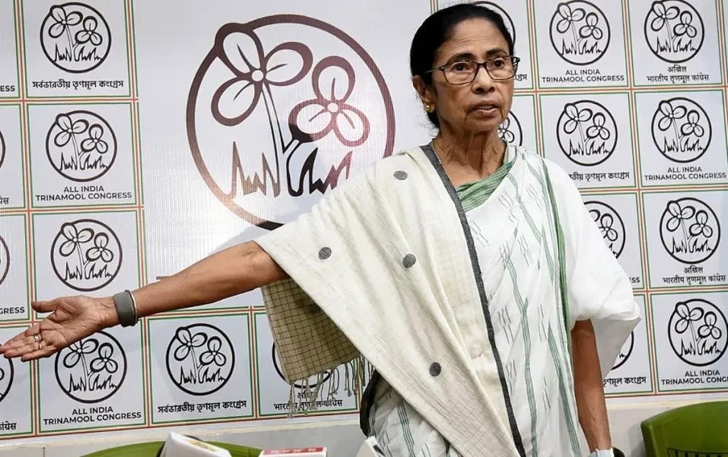 फर्जी हस्ताक्षर विवाद से तृणमूल कांग्रेस में बढ़ी बगावत, पार्टी में हो सकती है टूट