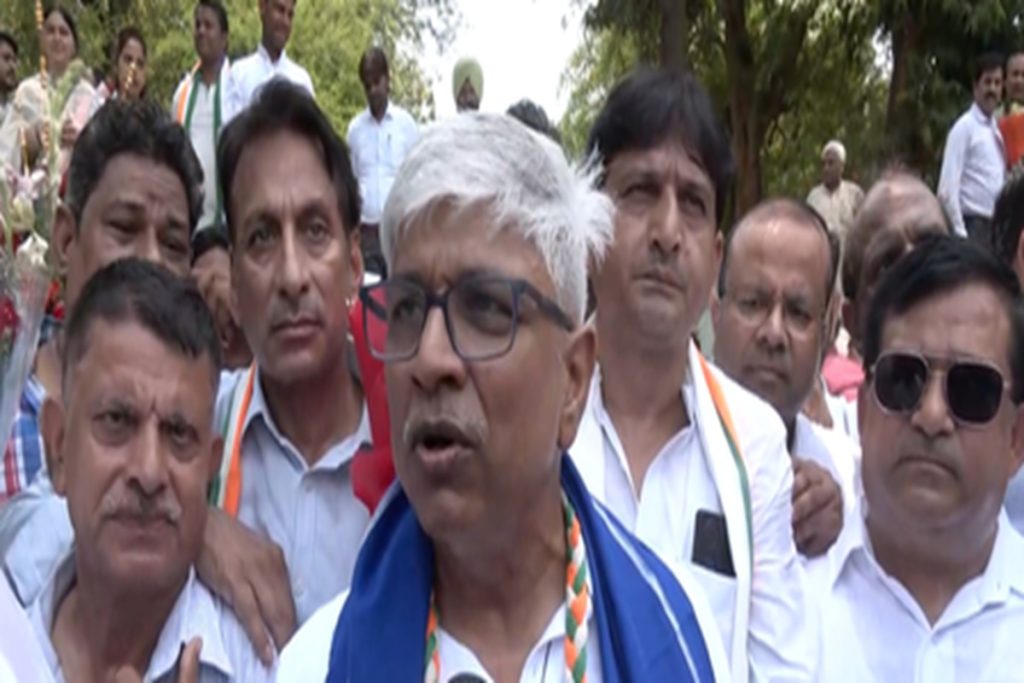 यूपी गठबंधन: कांग्रेस बोली, चाहिए बराबर सम्मान और हिस्सेदारी हर हाल! 
