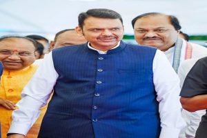 We-wont-let-anyones-house-be-blown-up-by-a-bomb-says-Chief-Minister-Fadnavis-on-Sanjay-Rauts-letter