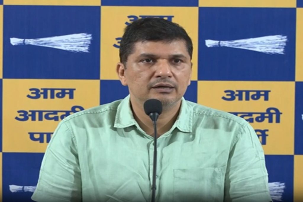 दिल्ली दवा घोटाले में आप का आरोप, 103 करोड़ एक्स-रे घोटाला!