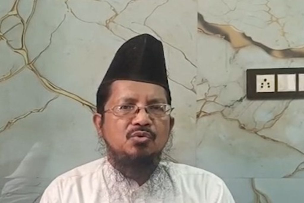 जम्मू-कश्मीर पाठ्यपुस्तकों में आतंकियों के महिमामंडन का आरोप : मौलाना शहाबुद्दीन!