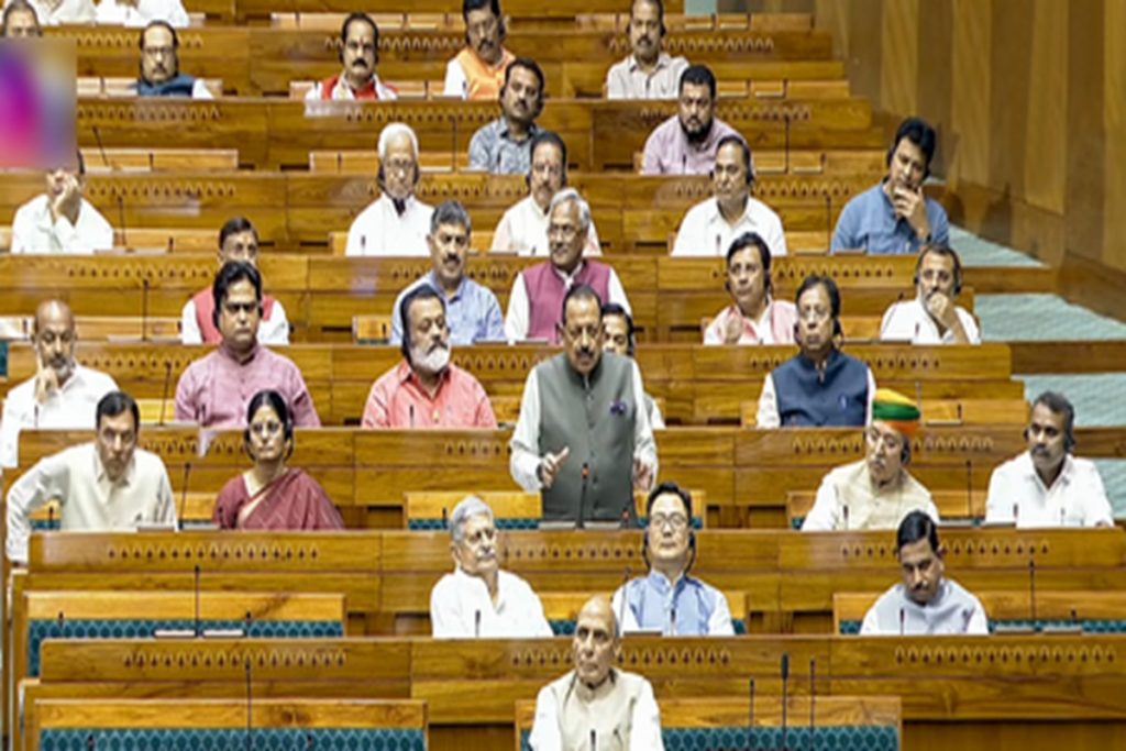 लोकसभा से एंटी-पेपर लीक विधेयक पास, विपक्ष पर जितेंद्र सिंह का हमला!