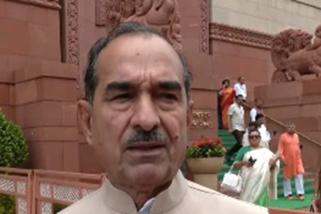 छात्र आंदोलन पर भाजपा का कांग्रेस पर हमला, कहा- विरोध को दिया गया राजनीतिक रंग!