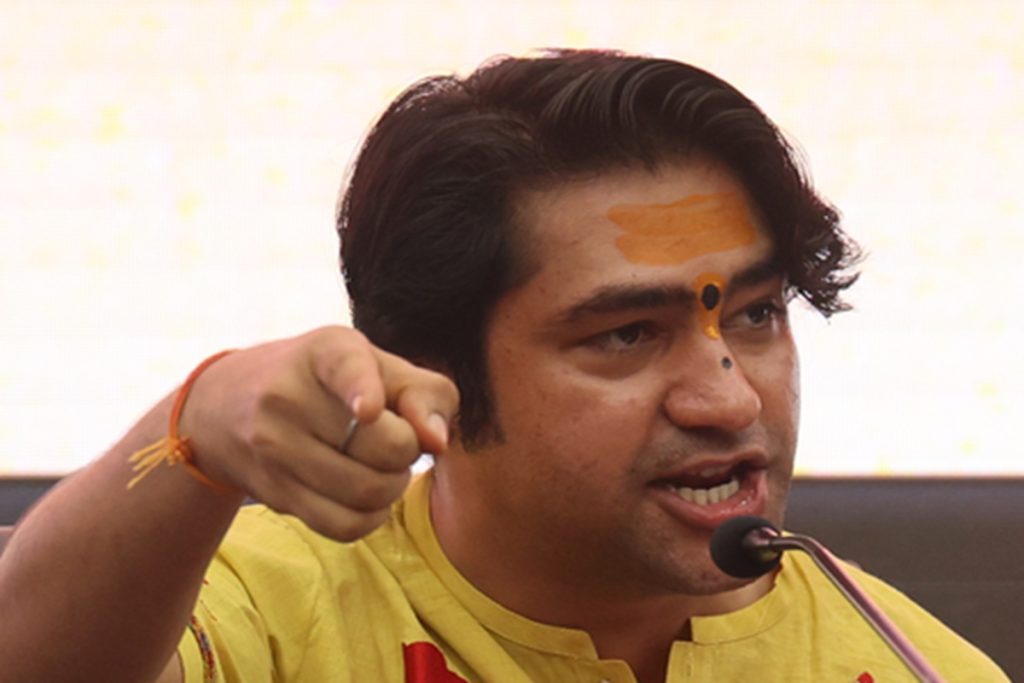 धीरेंद्र शास्त्री का दावा, संतों-मठों के खिलाफ रचा जा रहा षड्यंत्र!