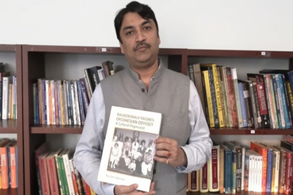 इंडोनेशिया में पीएम मोदी का भव्य स्वागत, भारतीय लेखक भेंट करेंगे खास किताब​!
