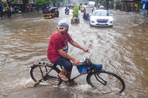 Heavy-rain-in-Maharashtra-Palghar-inundated-several-rivers-flowing-above-danger-mark