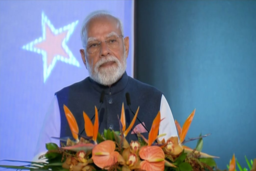 वैश्विक विकास का लॉन्च पैड भारत, निवेशकों को मोदी का आमंत्रण!