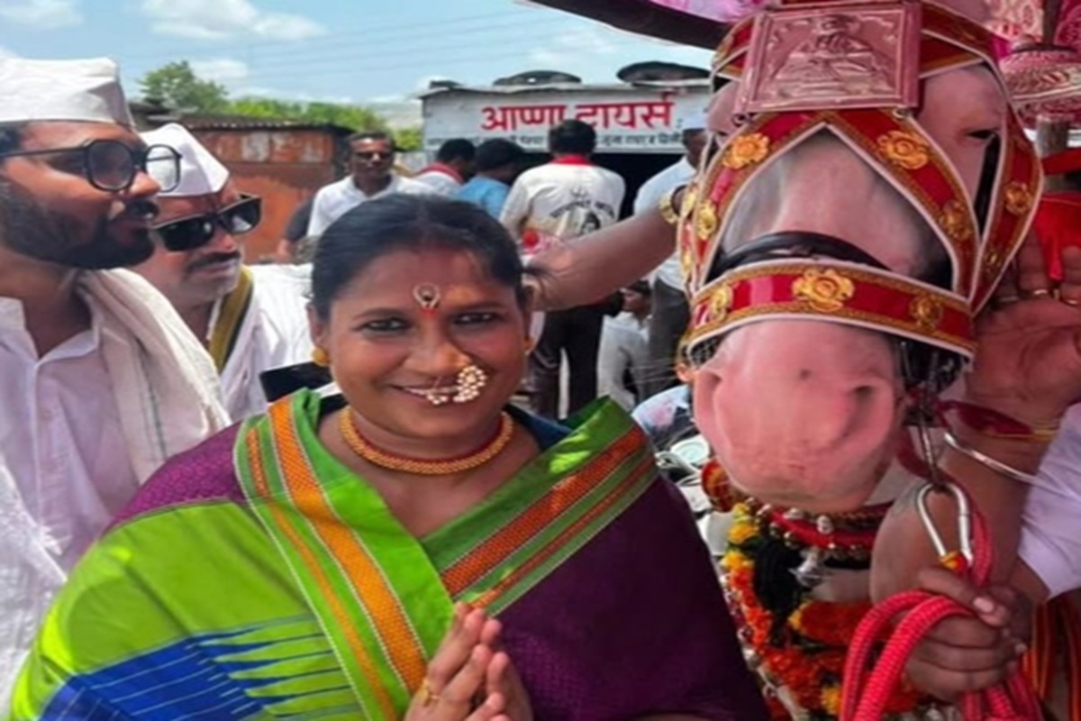 लापता लेडीज’ फेम छाया कदम ने नंगे पैर पूरी की 20 किमी की ‘वारी’ यात्रा!