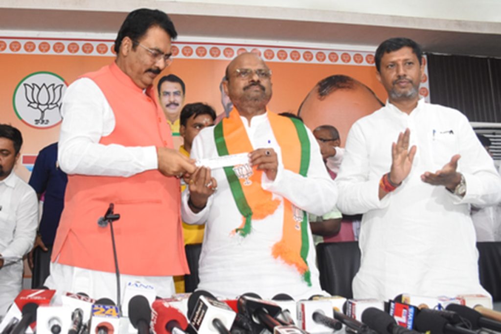 बिहार भाजपा में कई नेता शामिल, संजय सरावगी बोले- विपक्ष में भगदड़! 