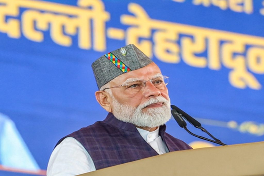 वियतनाम नौका हादसे पर पीएम मोदी और रक्षा मंत्री राजनाथ सिंह ने जताया दुख! 