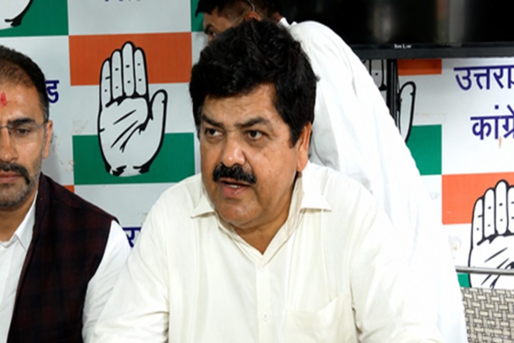 बदरीनाथ चढ़ावा चोरी पर सियासत तेज, गोदियाल ने धामी से जवाब मांगा!