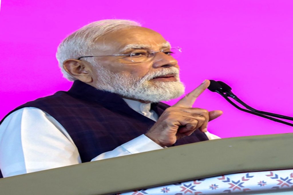 गुजरात में बारिश का कहर, पीएम मोदी ने हर मदद का भरोसा दिया!