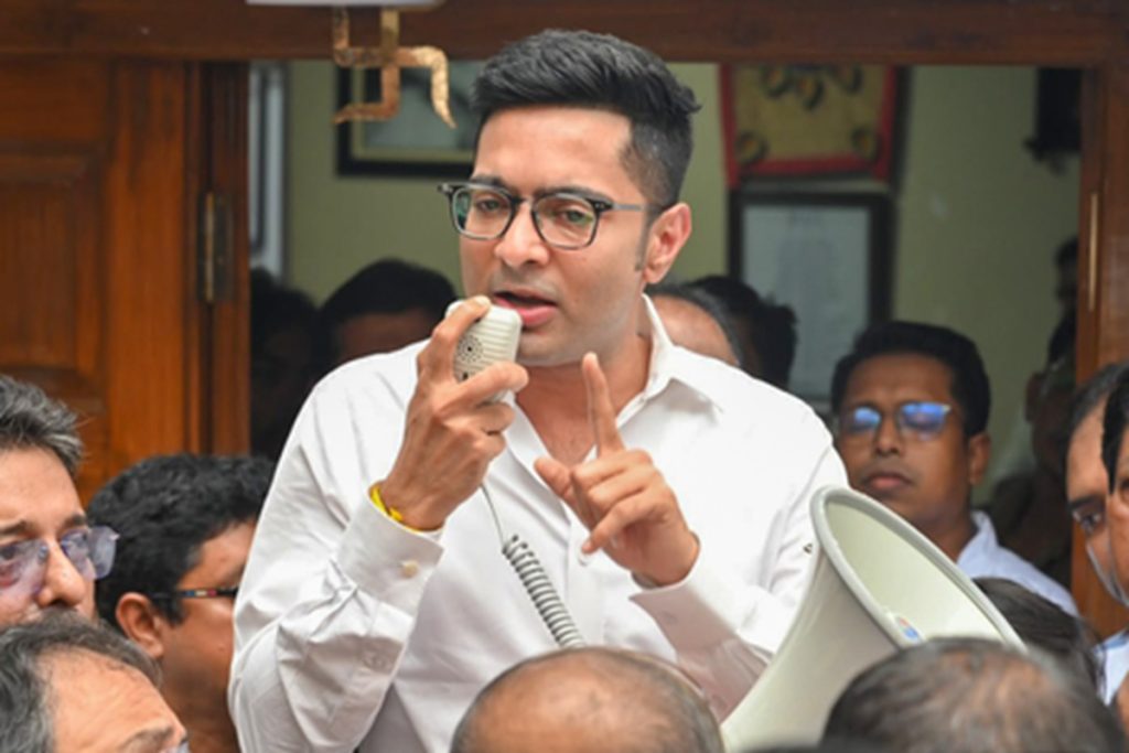 लोकसभा में बदले समीकरण, अभिषेक बनर्जी को पीछे मिली नई सीट!