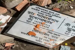 Syama-Prasad-Mukherjees-statue-vandalized-ahead-of-Amit-Shahs-visit