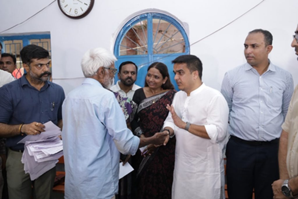 सरकार बाढ़ प्रभावित परिवारों के साथ कंधे से कंधा मिलाकर खड़ी रहेगी : हर्ष संघवी!