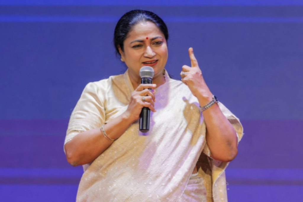 मुख्यमंत्री रेखा गुप्ता के आग्रह पर आदर्श नगर रेलवे स्टेशन पर रुकेंगी दो प्रमुख ट्रेनें!
