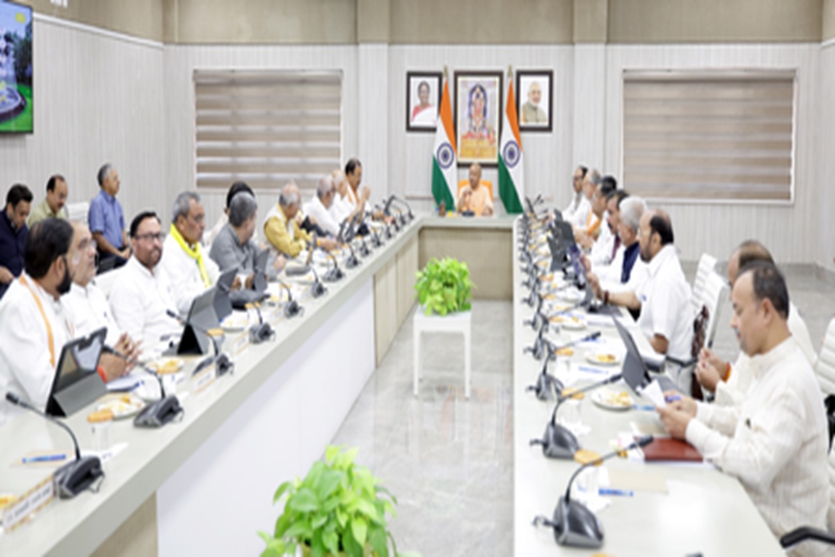 यूपी कैबिनेट ने एक्सप्रेसवे, स्कूटी योजना समेत कई प्रस्तावों को मंजूरी दी!