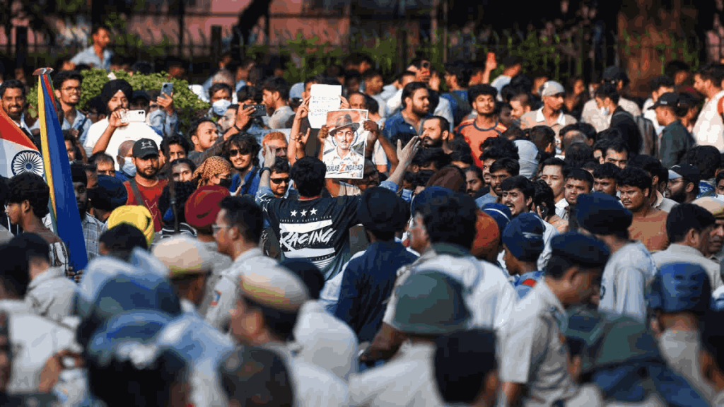 बिहार-असम सरकार वापस लेगी NEET प्रदर्शनकारियों के केस