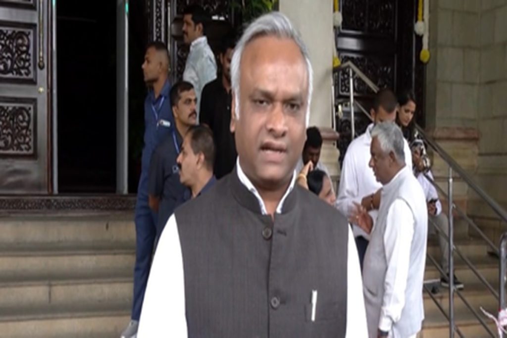 भाजपा-आरएसएस के लोग सिर्फ ध्यान भटकाते हैं : प्रियांक खड़गे!