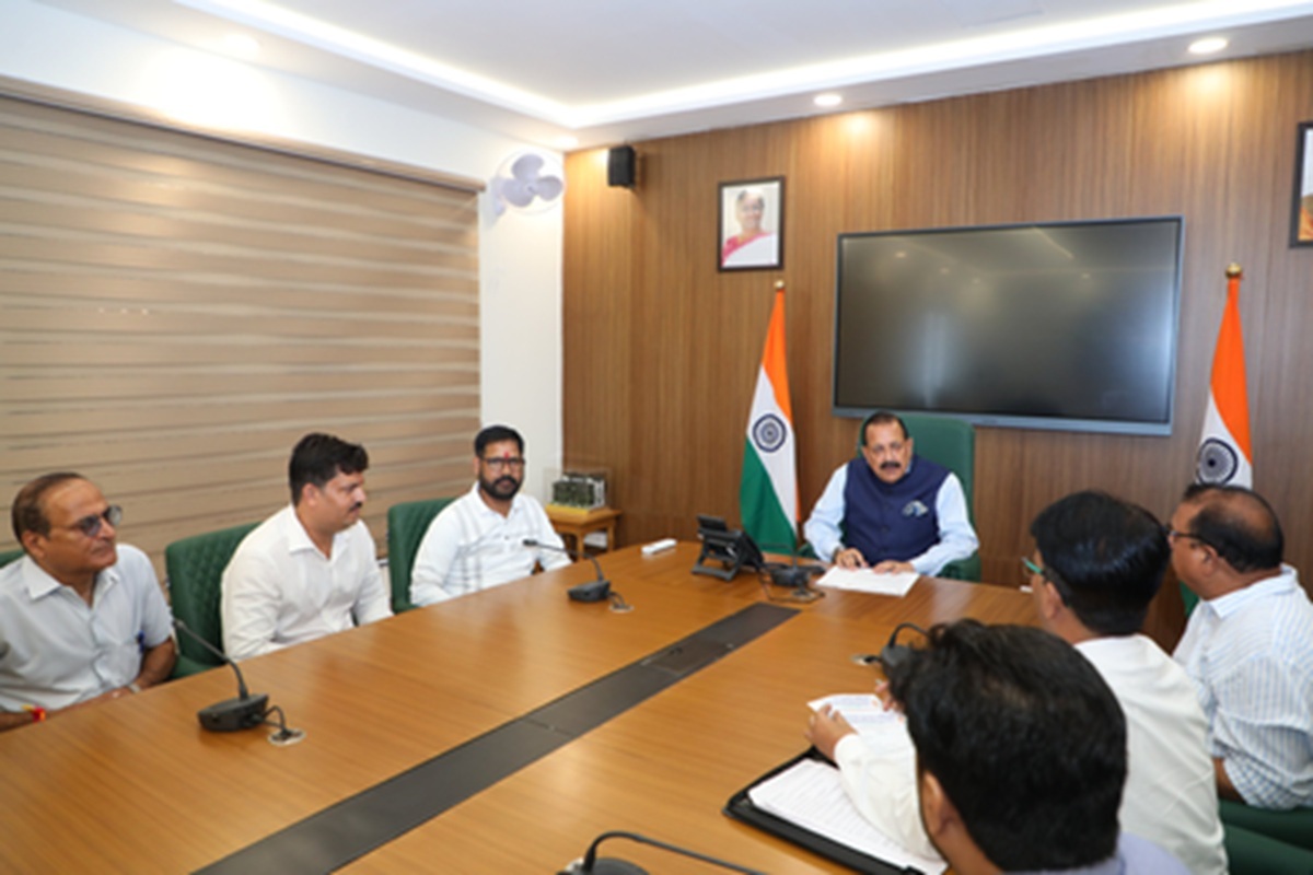 सशस्त्र बल मुख्यालय एसोसिएशन की मांगों पर विभाग विचार करेंगे: जितेंद्र सिंह!