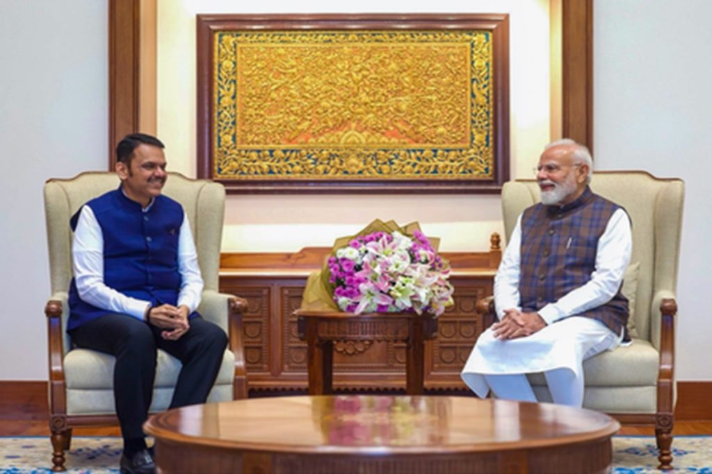 महाराष्ट्र के मुख्यमंत्री फडणवीस की पीएम मोदी से मुलाकात, इन मुद्दों पर हुई चर्चा!
