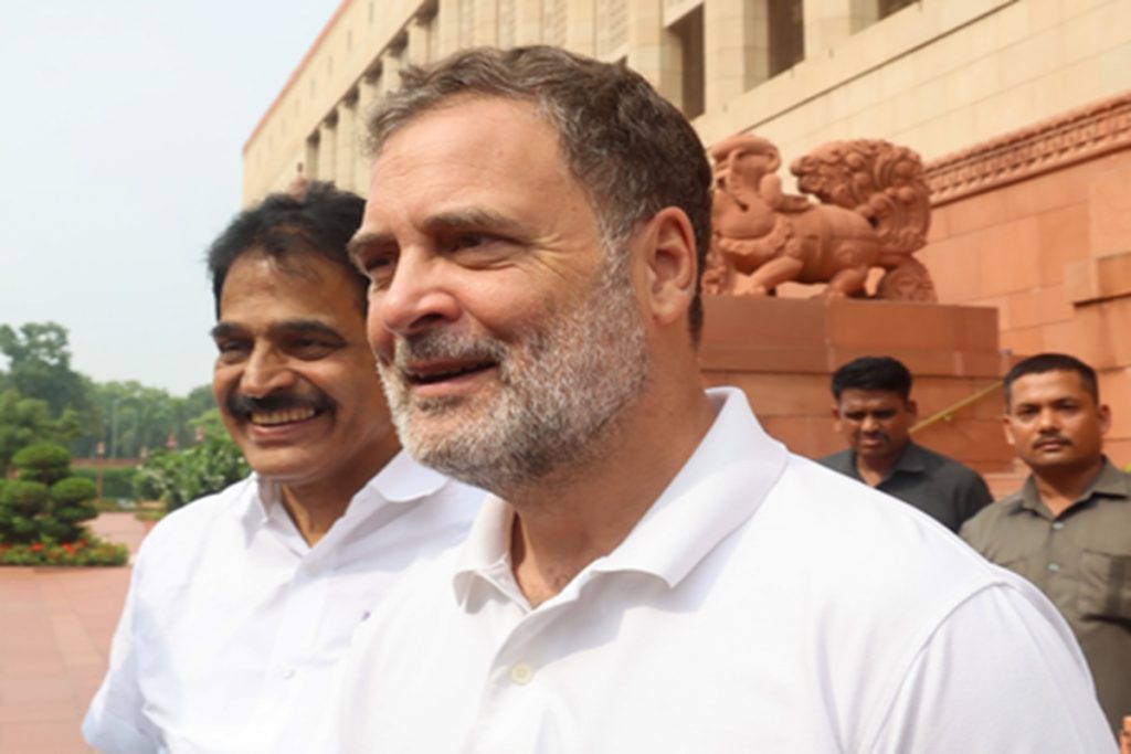 राहुल गांधी सुप्रीम कोर्ट पहुंचे, आय से अधिक संपत्ति जांच आदेश चुनौती!