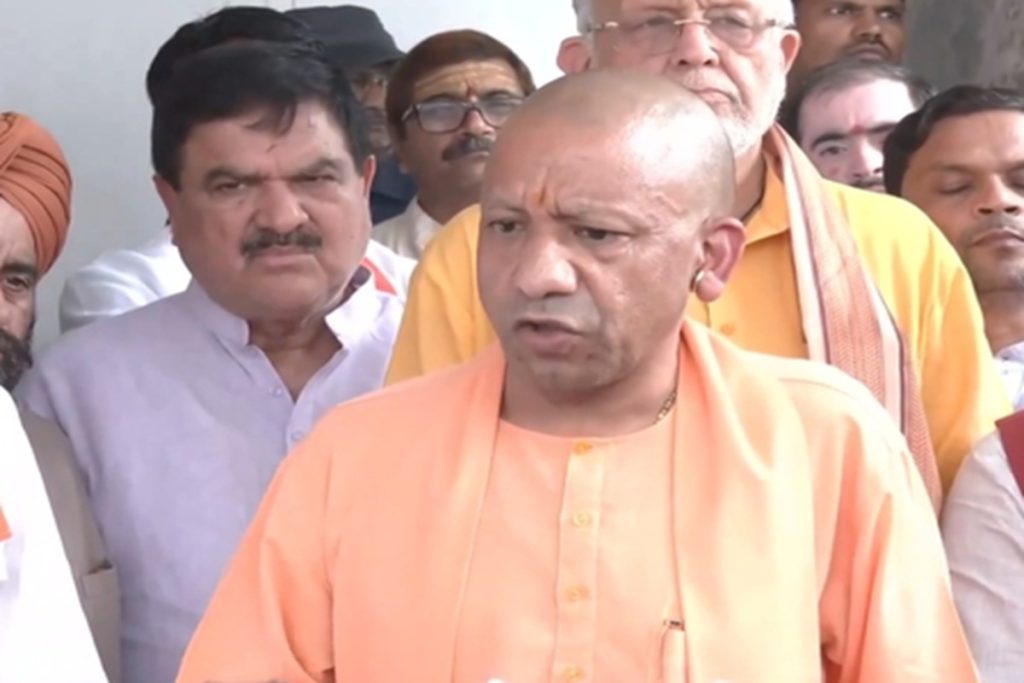 राम मंदिर विवाद: विपक्ष भ्रम फैला रहा, साधु-संत निर्दोष बोले योगी!