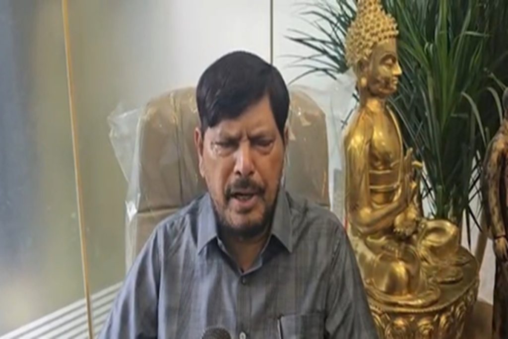 हिजाब विवाद पर रामदास आठवले बोले, कोर्ट के आदेश का पालन करें!