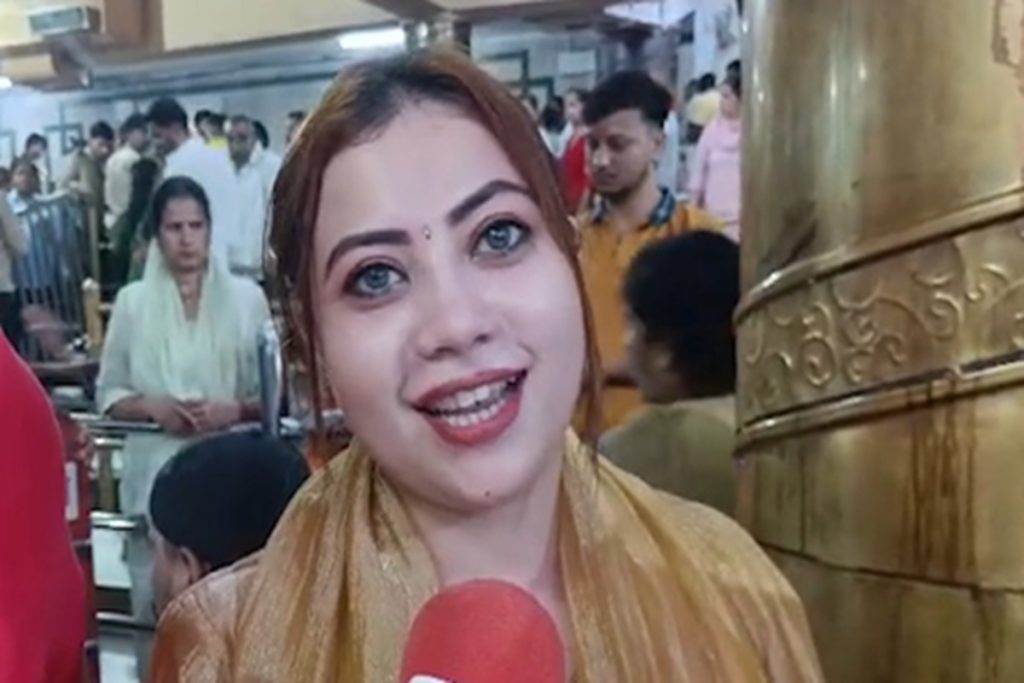 श्रावण सोमवार पर महाकाल पहुंचीं रीमा मुखर्जी, बोलीं- बाबा की कृपा मिली!