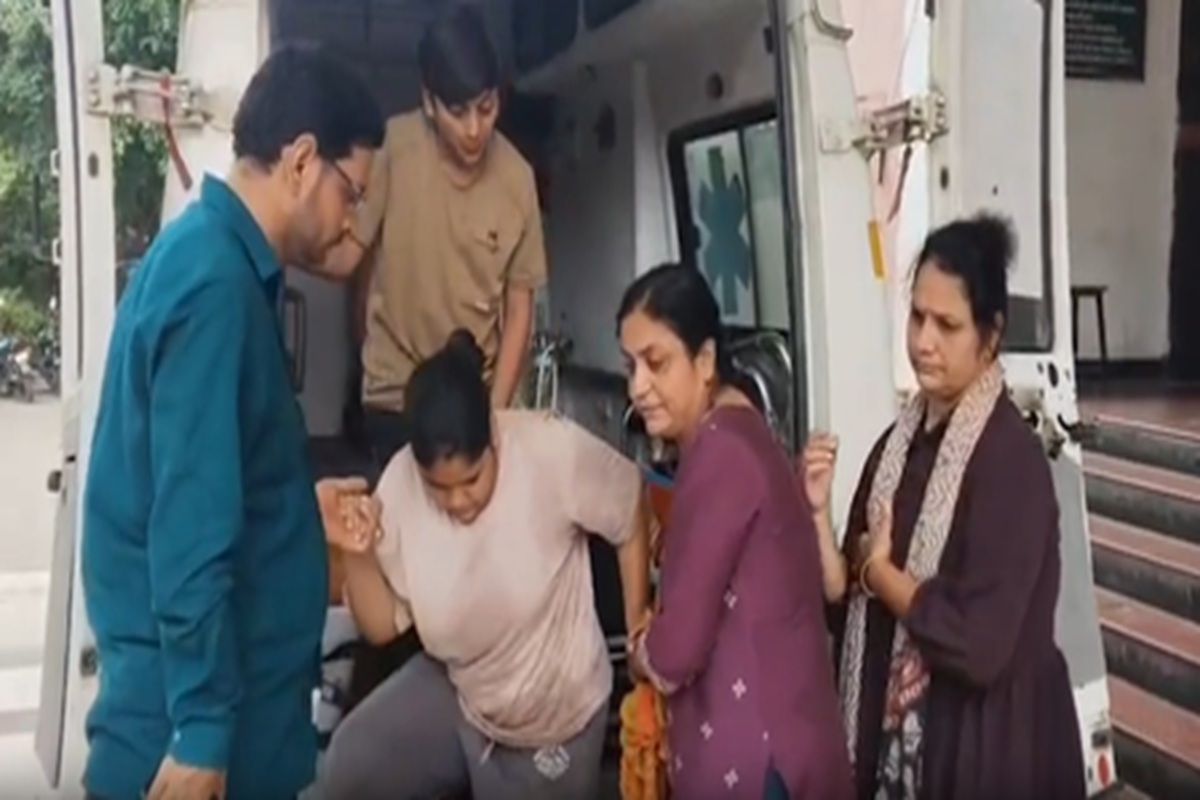 उज्जैन के नागचंद्रेश्वर मंदिर में भारी भीड़ के चलते भगदड़ की स्थिति, कई घायल!