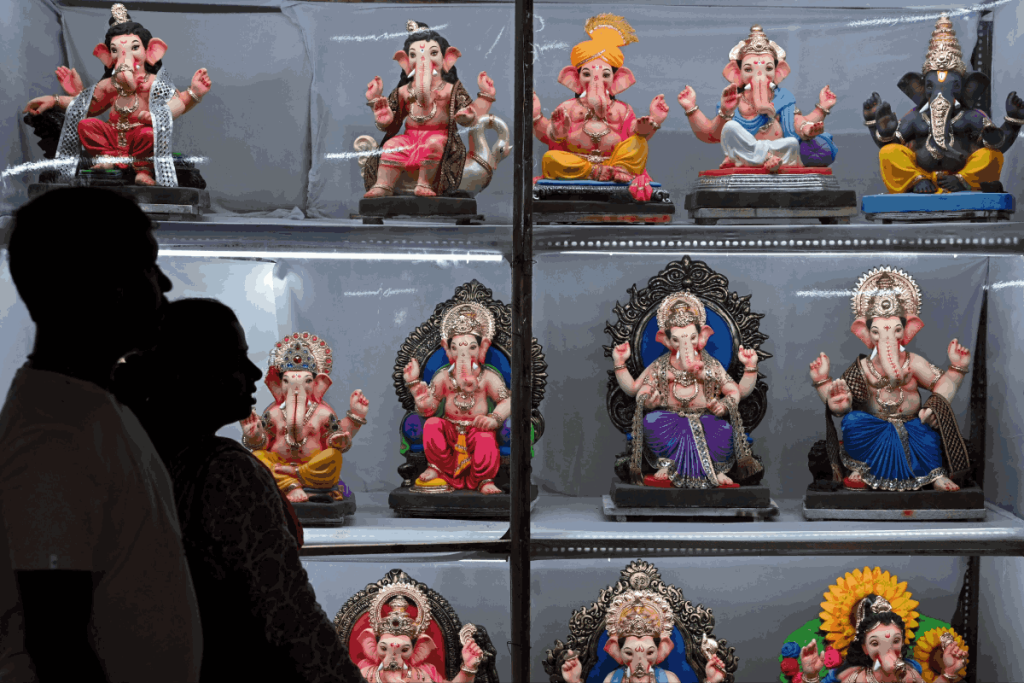 चीनी का क्या, इस साल तो बप्पा भी महंगे हो गए