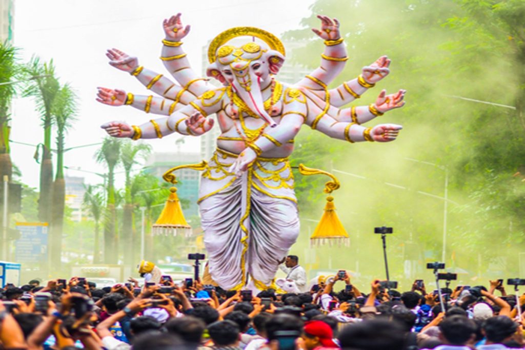 अडानी इलेक्ट्रिसिटी ने गणेश पंडालों के लिए अस्थायी बिजली कनेक्शन की सुविधा दी!