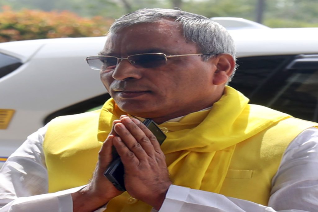 यूपी में पंचायत सहायकों को 9000 मानदेय, मुकदमे वापसी, बहाली!