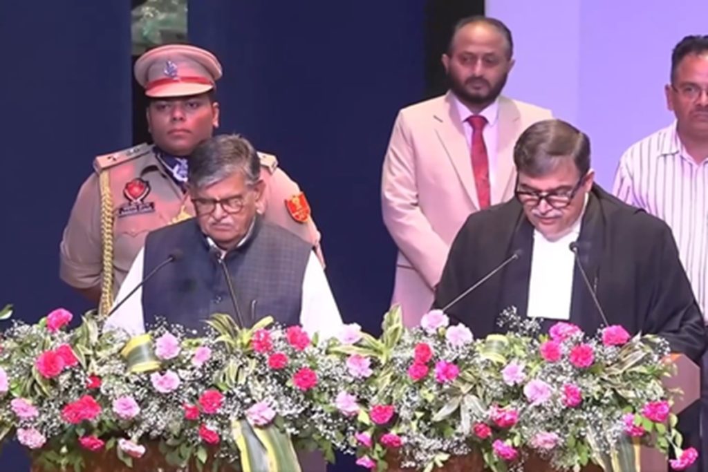 जस्टिस मिश्रा ने पंजाब-हरियाणा हाईकोर्ट मुख्य न्यायाधीश पद की शपथ ली!