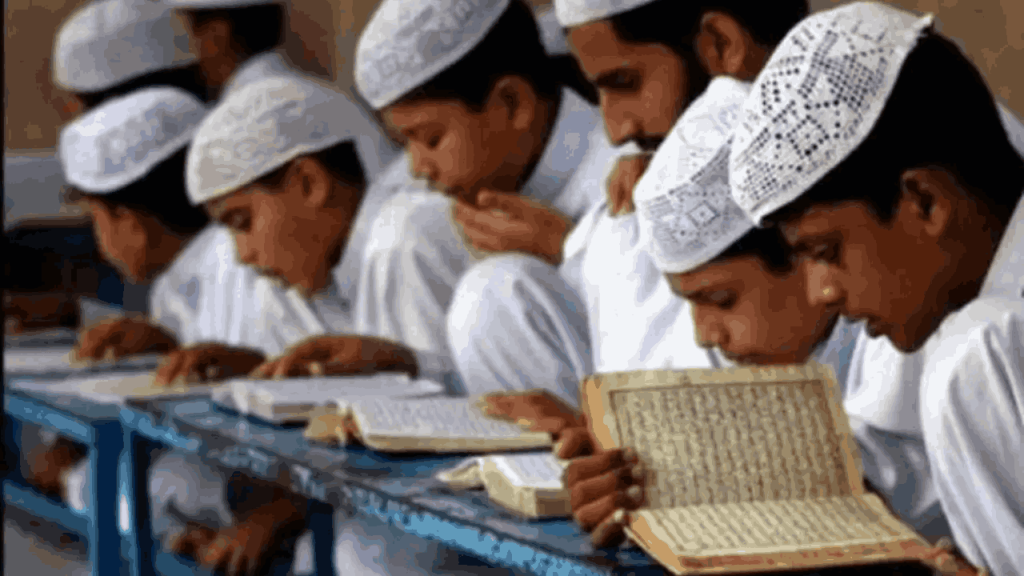 पश्चिम बंगाल में 250 मदरसे होंगे बंद