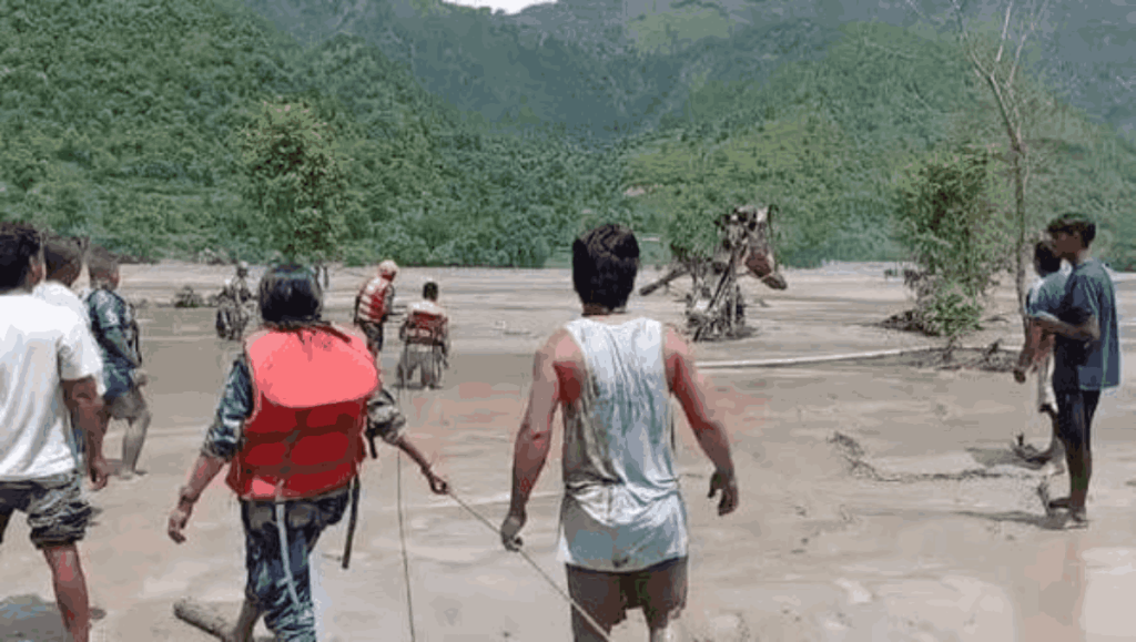 नेपाल में फिर बाढ़, 21 लोगों की मौत