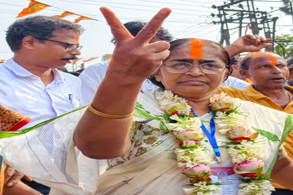 बंगाल उपचुनाव में भाजपा बढ़त पर, सुवेंदु अधिकारी ने जताया आभार!
