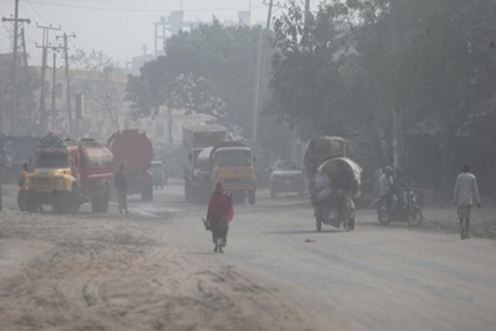 बांग्लादेश: ढाका बना दुनिया का सबसे प्रदूषित शहर, एक्यूआई 300 के पार!