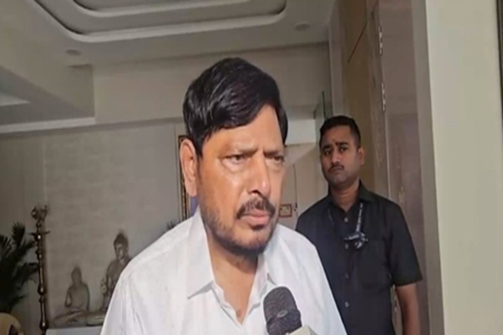 गृह मंत्री अमित शाह की तुलना बिश्नोई से करना पूरी तरह अनुचित : रामदास आठवले!