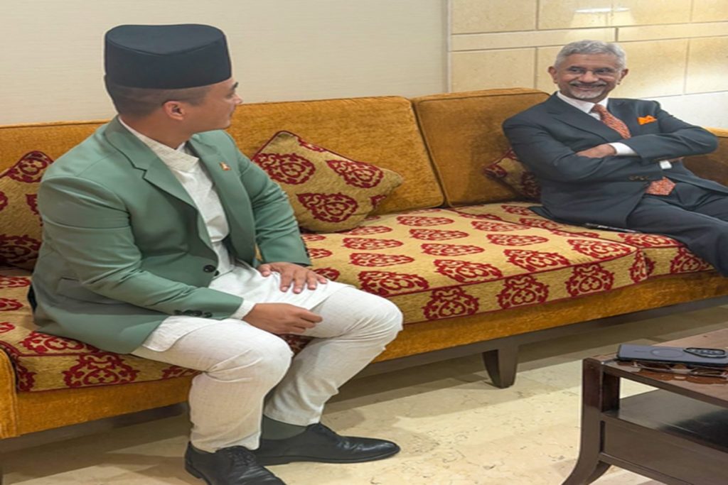 एस जयशंकर और नेपाल के गृह मंत्री ने द्विपक्षीय संबंधों पर की चर्चा!